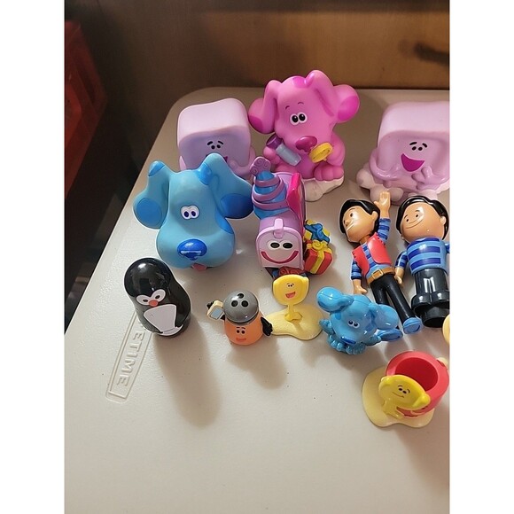 Blue's Clues Figures toy Lot Blue Magenta Mailbox Pepper etc... - Picture 2 of 7